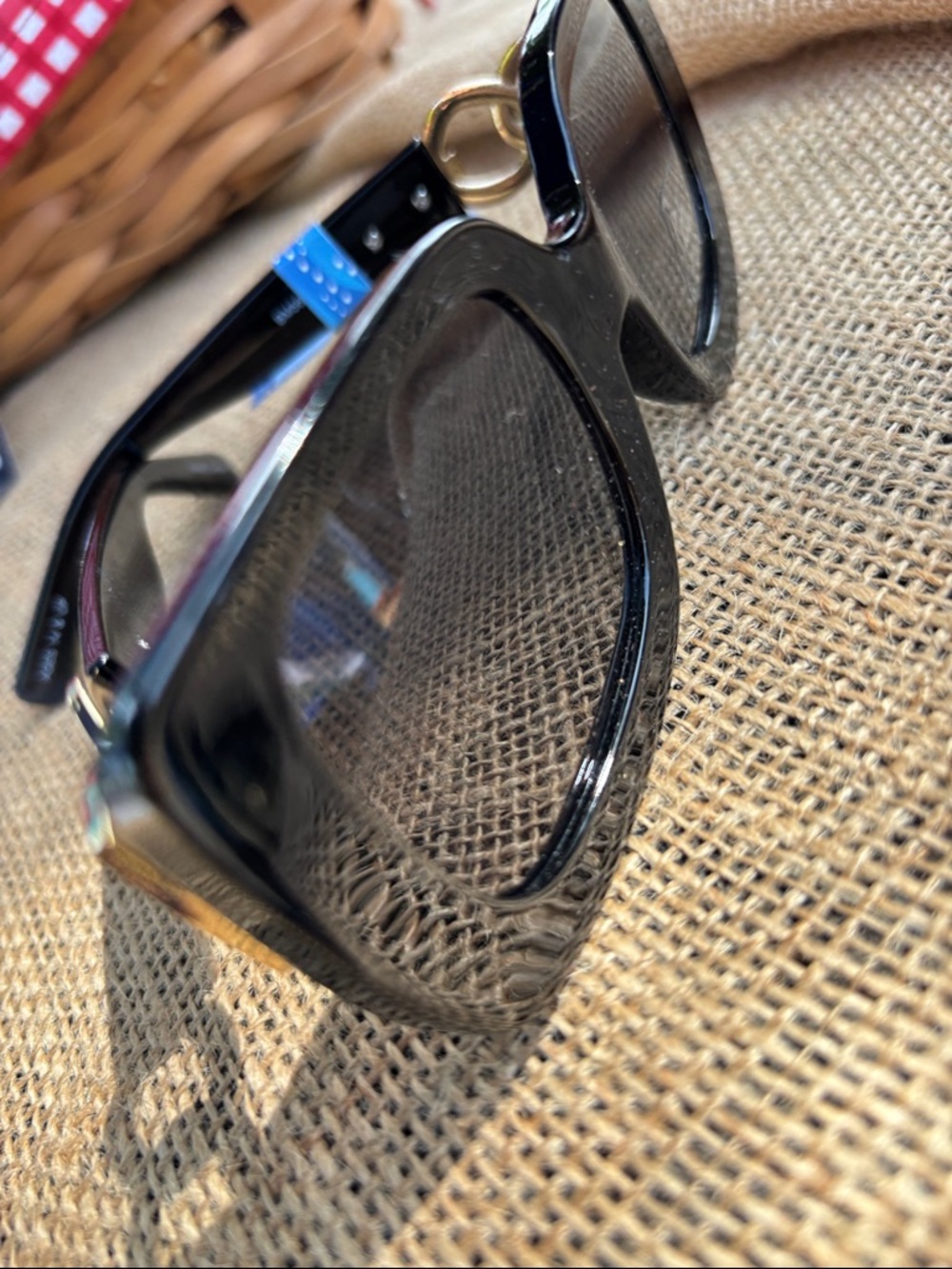 Women's Black Sunglasses NWT - Picture 4 of 4